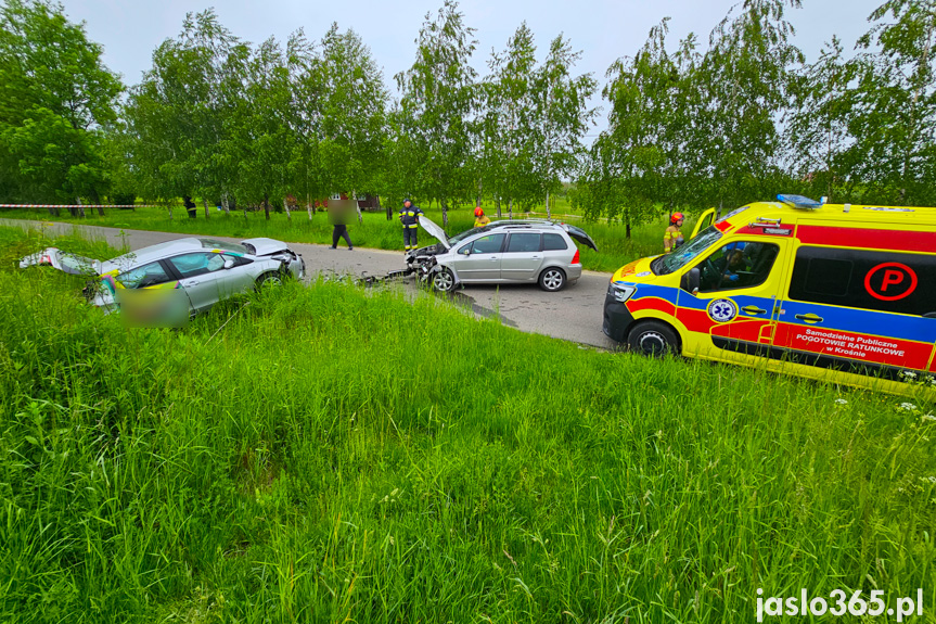 Zderzenie dwóch samochodów w Zarzeczu