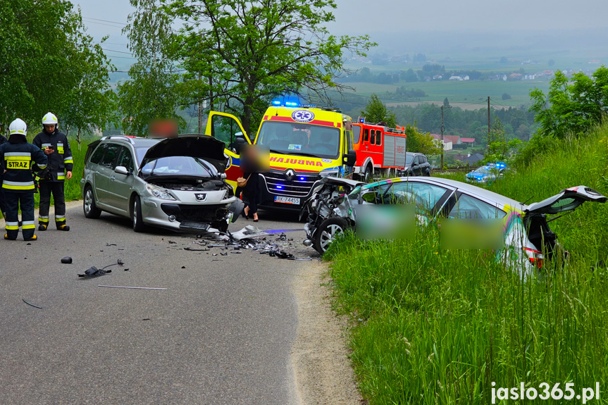 Zderzenie dwóch samochodów w Zarzeczu