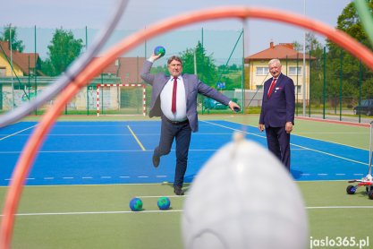 Wstęga przecięta. Otwarto nowe boisko przy jasielskim "Chemiku"